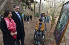 Ботанический сад Баку превратился в сказочный лес с Амазонками, Лешим и Баба-ягой (ВИДЕО, ФОТО)