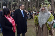 Ботанический сад Баку превратился в сказочный лес с Амазонками, Лешим и Баба-ягой (ВИДЕО, ФОТО)