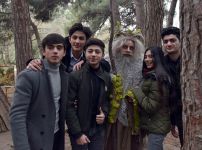 Ботанический сад Баку превратился в сказочный лес с Амазонками, Лешим и Баба-ягой (ВИДЕО, ФОТО)