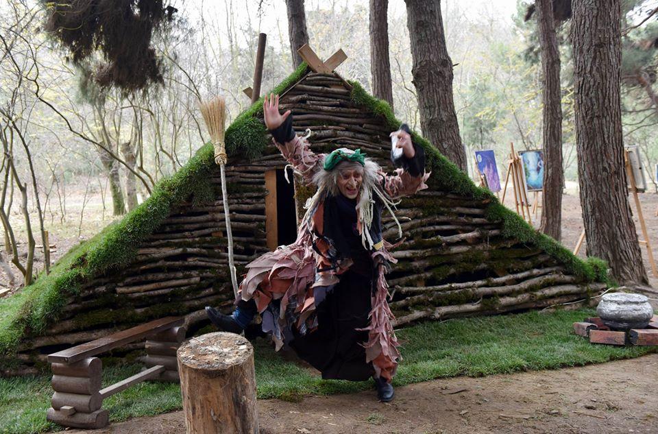 Ботанический сад Баку превратился в сказочный лес с Амазонками, Лешим и Баба-ягой (ВИДЕО, ФОТО)