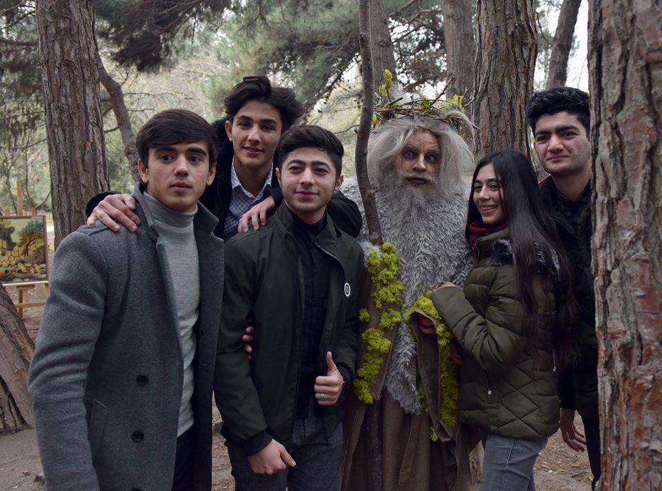 Ботанический сад Баку превратился в сказочный лес с Амазонками, Лешим и Баба-ягой (ВИДЕО, ФОТО)