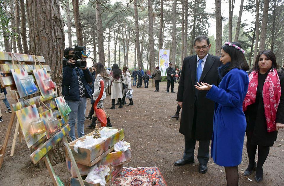 Ботанический сад Баку превратился в сказочный лес с Амазонками, Лешим и Баба-ягой (ВИДЕО, ФОТО)