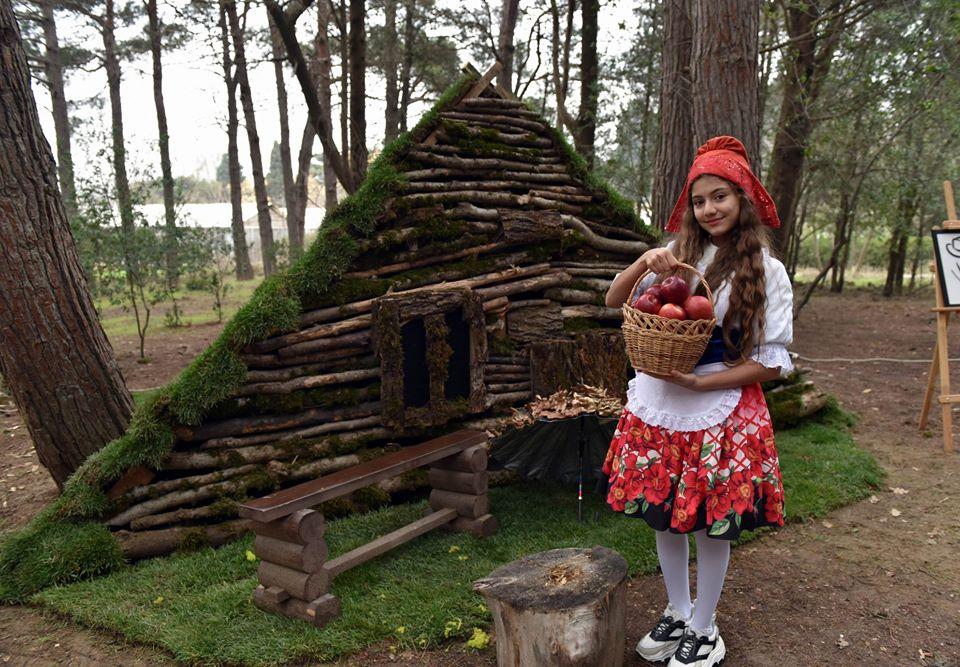 Ботанический сад Баку превратился в сказочный лес с Амазонками, Лешим и Баба-ягой (ВИДЕО, ФОТО)