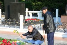 Общественность Азербайджана чтит память  великого лидера Гейдара Алиева (ФОТО)