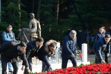Общественность Азербайджана чтит память  великого лидера Гейдара Алиева (ФОТО)