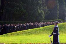 Общественность Азербайджана чтит память  великого лидера Гейдара Алиева (ФОТО)