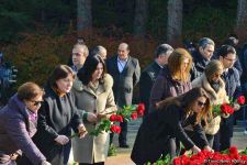 Общественность Азербайджана чтит память  великого лидера Гейдара Алиева (ФОТО)