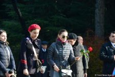 Общественность Азербайджана чтит память  великого лидера Гейдара Алиева (ФОТО)