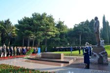 Общественность Азербайджана чтит память  великого лидера Гейдара Алиева (ФОТО)