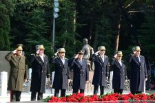 Общественность Азербайджана чтит память  великого лидера Гейдара Алиева (ФОТО)