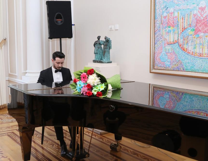 Будем солидарны – концерт в Баку (ФОТО)