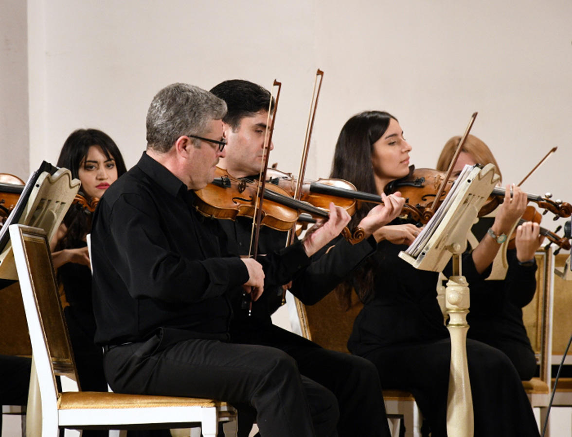 В Филармонии прошел вечер, посвященный памяти общенационального лидера Гейдара Алиева (ФОТО)