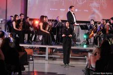 Зимний вечер Баку озарился магией неоклассики Оксаны Велиевой и оркестра Джавада Тагизаде (ВИДЕО/ФОТО)