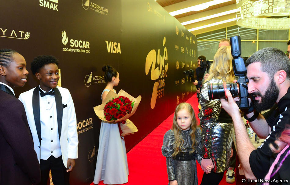 Красная дорожка фестиваля "ЗИМА" – впечатления и восторг участников (ФОТО)