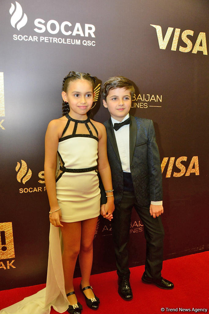 Красная дорожка фестиваля "ЗИМА" – впечатления и восторг участников (ФОТО)