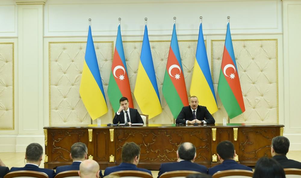Президенты Азербайджана и Украины выступили с заявлениями для прессы (ФОТО)