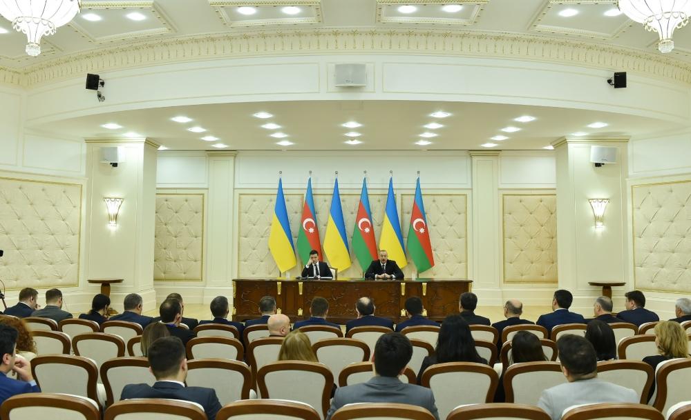 Президенты Азербайджана и Украины выступили с заявлениями для прессы (ФОТО)