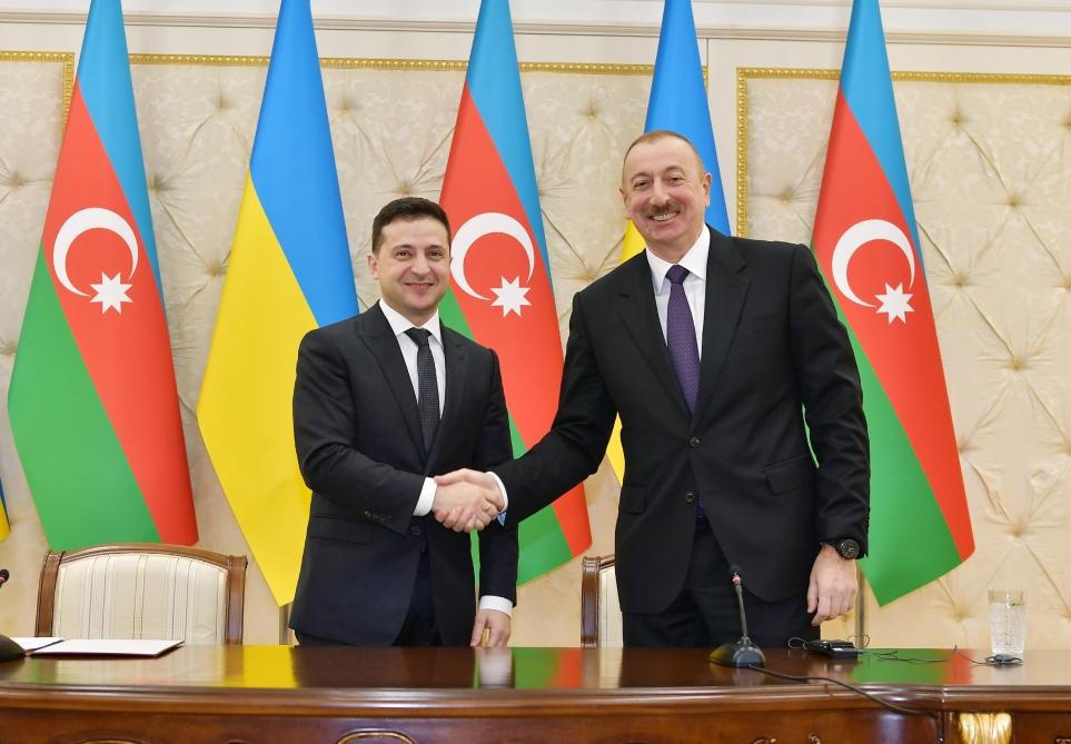 Президенты Азербайджана и Украины выступили с заявлениями для прессы (ФОТО)