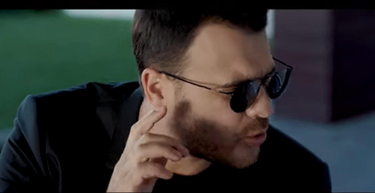 Веселая премьера по-азербайджански! Как хит Эмина Агаларова превратился в "семь/восьмых" (ВИДЕО)