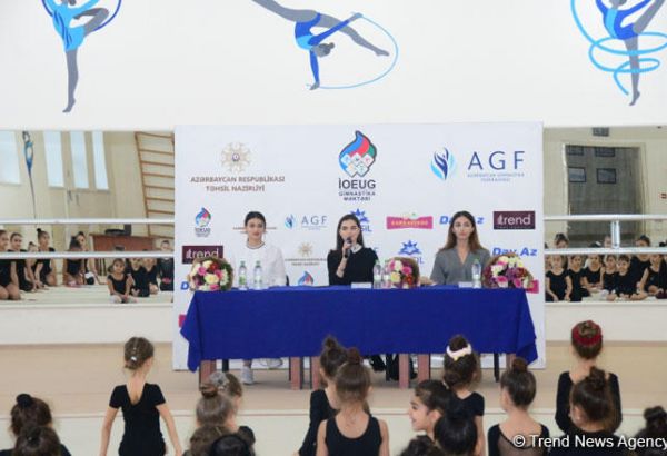 Члены национальной сборной Азербайджана по художественной гимнастике встретились с юными спортсменками (ФОТО)