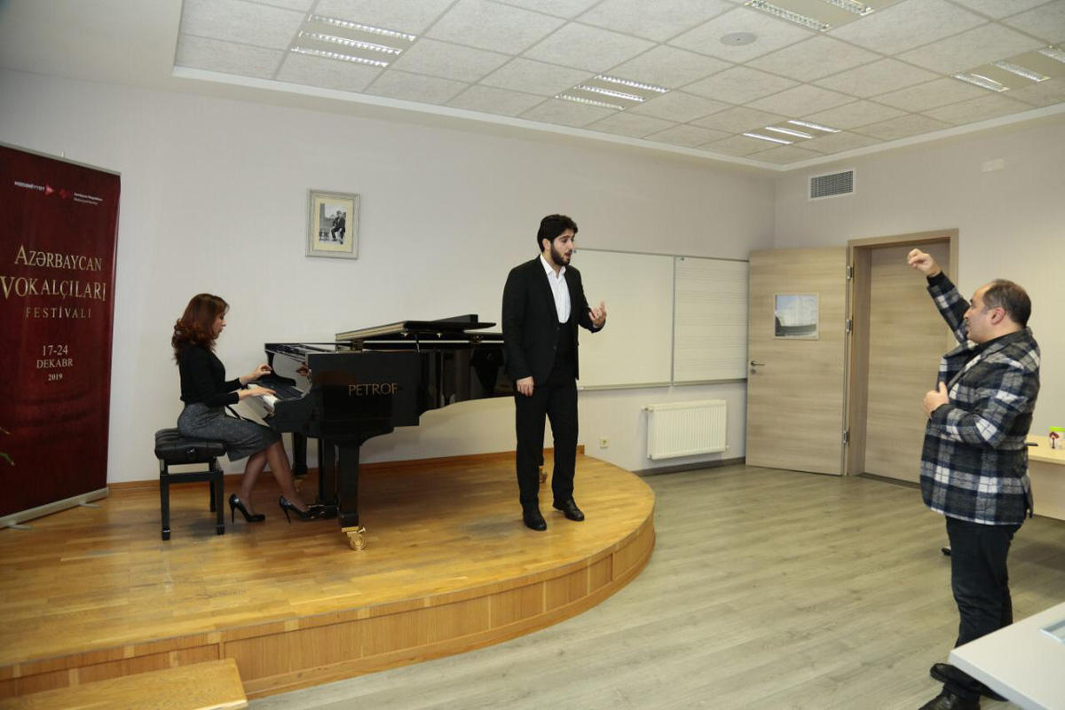 Известные азербайджанские артисты делятся опытом с молодежью (ФОТО)