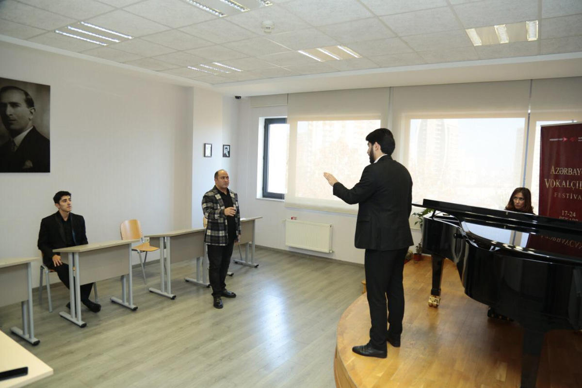 Известные азербайджанские артисты делятся опытом с молодежью (ФОТО)