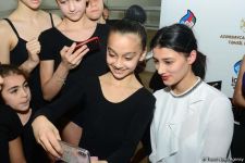 Члены национальной сборной Азербайджана по художественной гимнастике встретились с юными спортсменками (ФОТО)