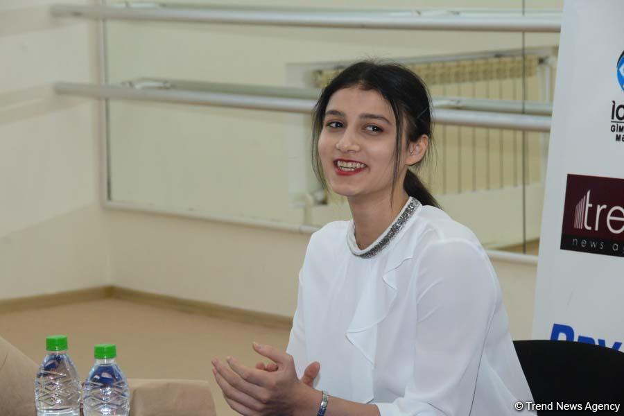 Члены национальной сборной Азербайджана по художественной гимнастике встретились с юными спортсменками (ФОТО)