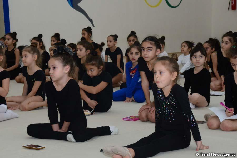 Члены национальной сборной Азербайджана по художественной гимнастике встретились с юными спортсменками (ФОТО)