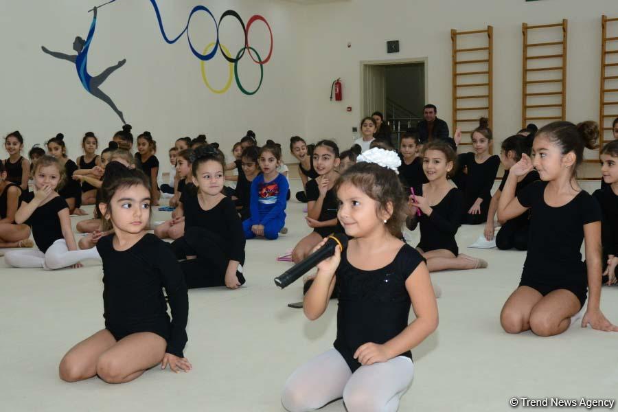 Члены национальной сборной Азербайджана по художественной гимнастике встретились с юными спортсменками (ФОТО)