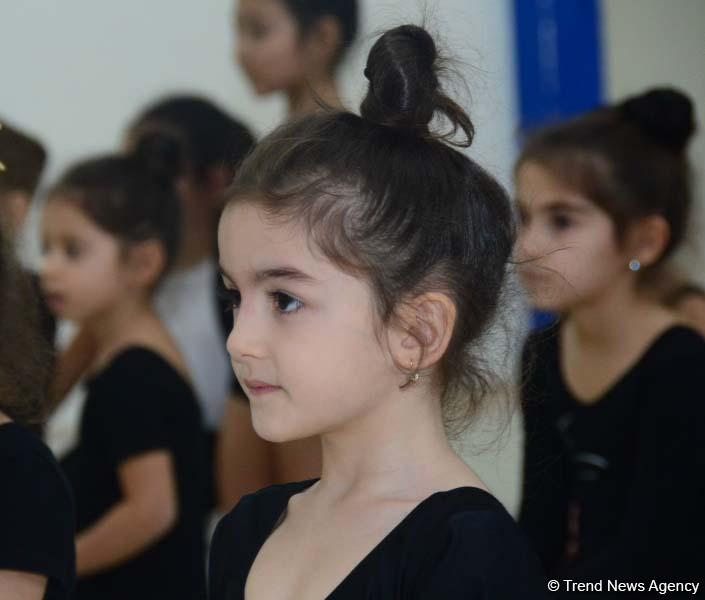 Члены национальной сборной Азербайджана по художественной гимнастике встретились с юными спортсменками (ФОТО)