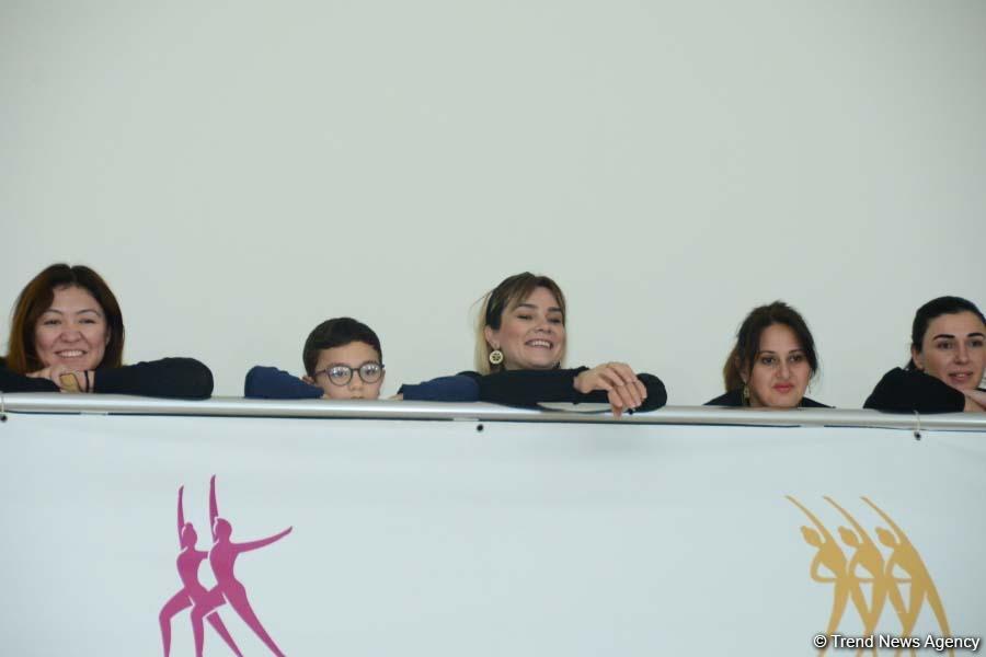 Члены национальной сборной Азербайджана по художественной гимнастике встретились с юными спортсменками (ФОТО)