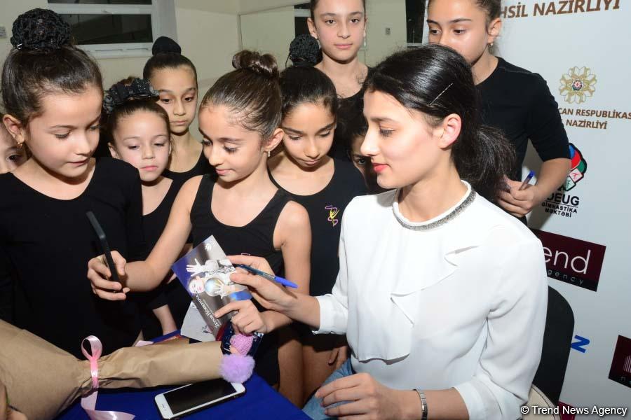 Члены национальной сборной Азербайджана по художественной гимнастике встретились с юными спортсменками (ФОТО)