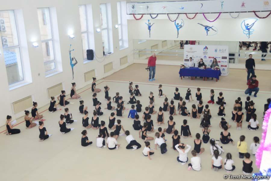 Члены национальной сборной Азербайджана по художественной гимнастике встретились с юными спортсменками (ФОТО)