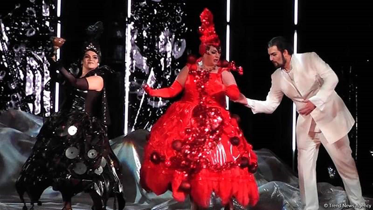 В Баку главврач Мефистофель показал эксперименты над человеческим разумом!  Деньги, слава, наслаждения…(ВИДЕО, ФОТО)