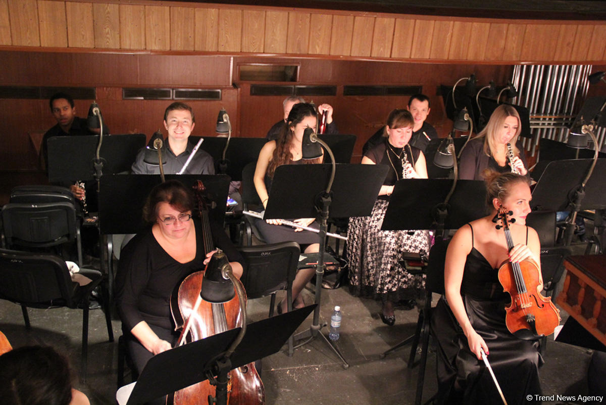 В Баку главврач Мефистофель показал эксперименты над человеческим разумом!  Деньги, слава, наслаждения…(ВИДЕО, ФОТО)