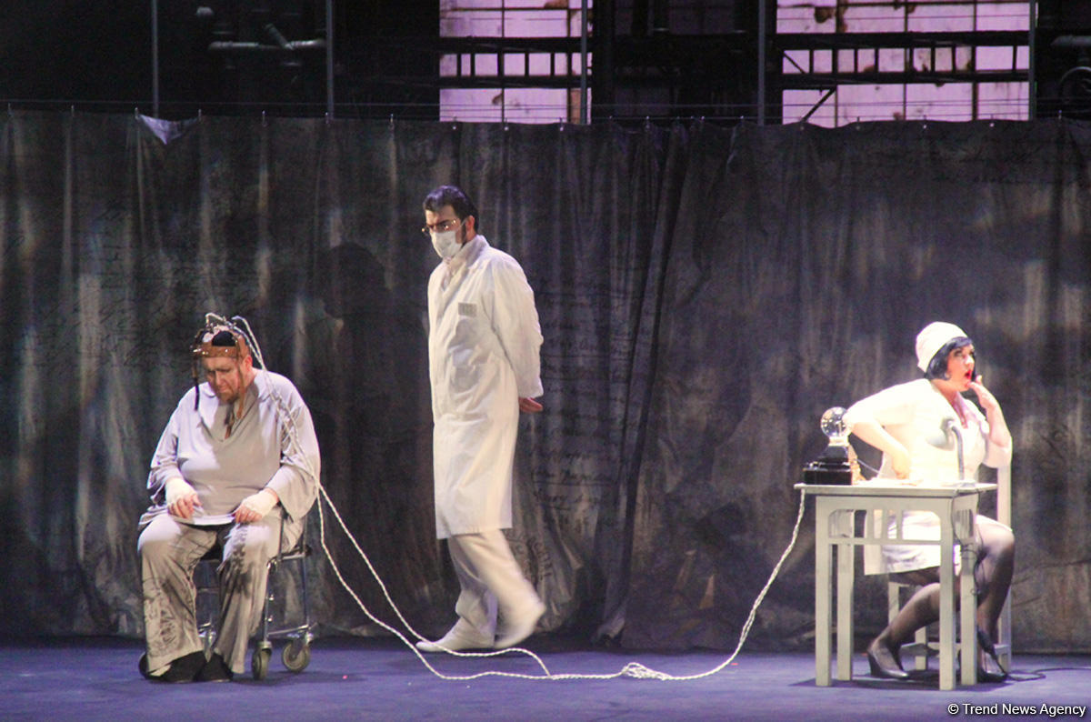 В Баку главврач Мефистофель показал эксперименты над человеческим разумом!  Деньги, слава, наслаждения…(ВИДЕО, ФОТО)