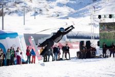 Экстремальная зима в Азербайджане – головокружительный драйв с гигантским экскаватором  (ВИДЕО, ФОТО)