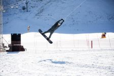 Экстремальная зима в Азербайджане – головокружительный драйв с гигантским экскаватором  (ВИДЕО, ФОТО)