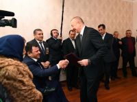 Состоялась церемония предоставления квартир и автомобилей инвалидам Карабахской войны и приравненным к ним лицам
В церемонии принял участие Президент Ильхам Алиев (ФОТО)