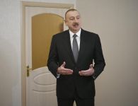 Состоялась церемония предоставления квартир и автомобилей инвалидам Карабахской войны и приравненным к ним лицам
В церемонии принял участие Президент Ильхам Алиев (ФОТО)