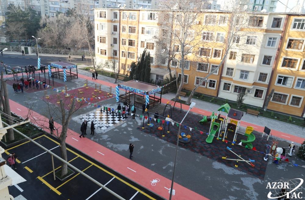 Вице-президент Фонда Гейдара Алиева Лейла Алиева приняла участие в открытии очередного двора, благоустроенного в Бинагадинском районе в рамках проекта "Наш двор" (ФОТО)