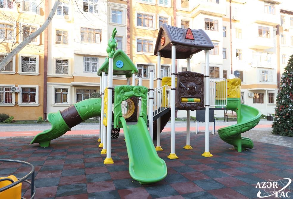 Вице-президент Фонда Гейдара Алиева Лейла Алиева приняла участие в открытии очередного двора, благоустроенного в Бинагадинском районе в рамках проекта "Наш двор" (ФОТО)