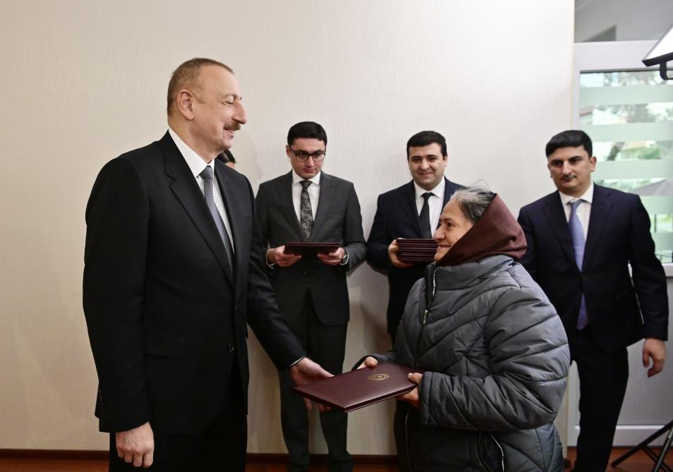 Состоялась церемония предоставления квартир и автомобилей инвалидам Карабахской войны и приравненным к ним лицам
В церемонии принял участие Президент Ильхам Алиев (ФОТО)