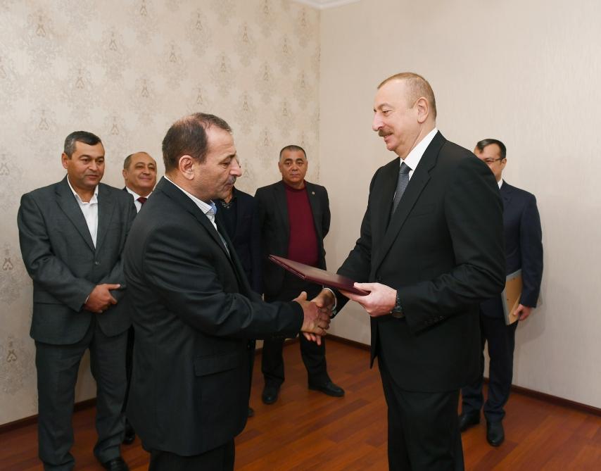Состоялась церемония предоставления квартир и автомобилей инвалидам Карабахской войны и приравненным к ним лицам
В церемонии принял участие Президент Ильхам Алиев (ФОТО)
