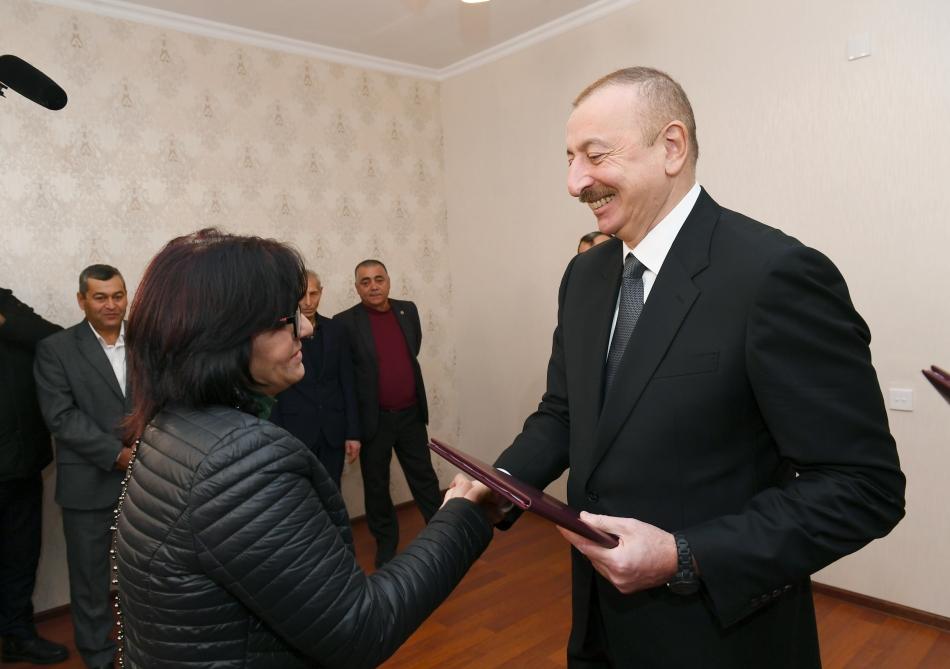 Состоялась церемония предоставления квартир и автомобилей инвалидам Карабахской войны и приравненным к ним лицам
В церемонии принял участие Президент Ильхам Алиев (ФОТО)