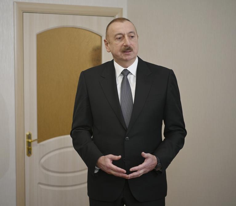 Состоялась церемония предоставления квартир и автомобилей инвалидам Карабахской войны и приравненным к ним лицам
В церемонии принял участие Президент Ильхам Алиев (ФОТО)