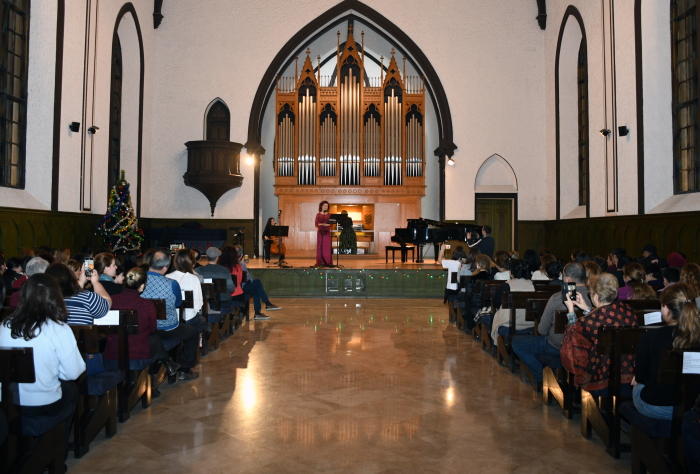 Happy New Year – артисты в Баку надели новогодние шапочки и подарили праздник (ФОТО)