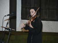 Happy New Year – артисты в Баку надели новогодние шапочки и подарили праздник (ФОТО)