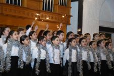 Happy New Year – артисты в Баку надели новогодние шапочки и подарили праздник (ФОТО)